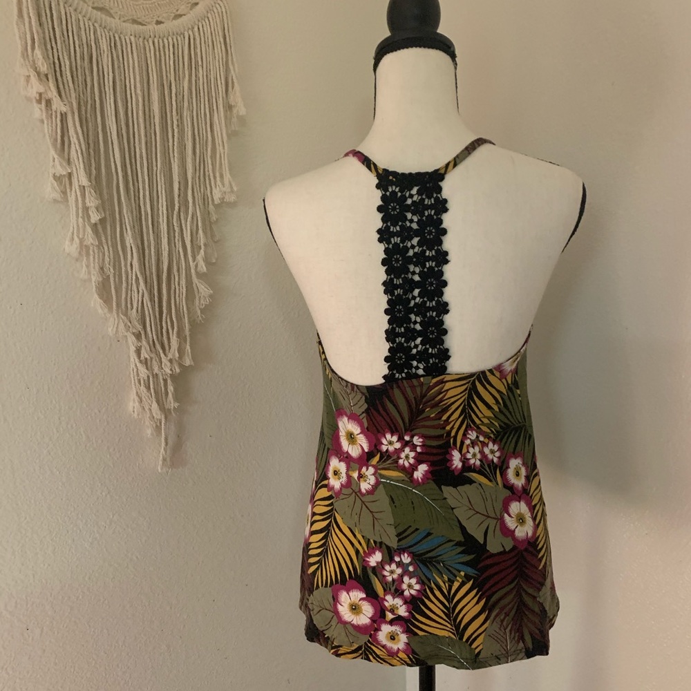 printed top - Picture 2 of 2